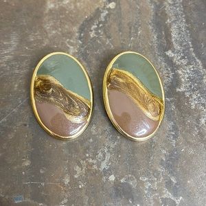 Pretty Vintage 80’s Enamel Painted & Gold Oval Hypoallergenic Post Earrings